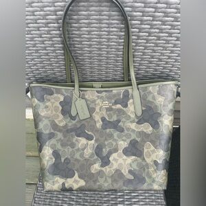 NWT！COACH City Tote Bag In Signature Camo Print（CV953）fast shipping HOLIDAY GIFT